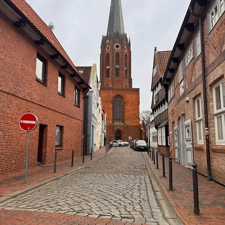 Altstadt 82qm! 5 Schlafplaetze! Apartament Buxtehude
