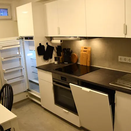 Altstadt 82qm! 5 Schlafplaetze! דירה